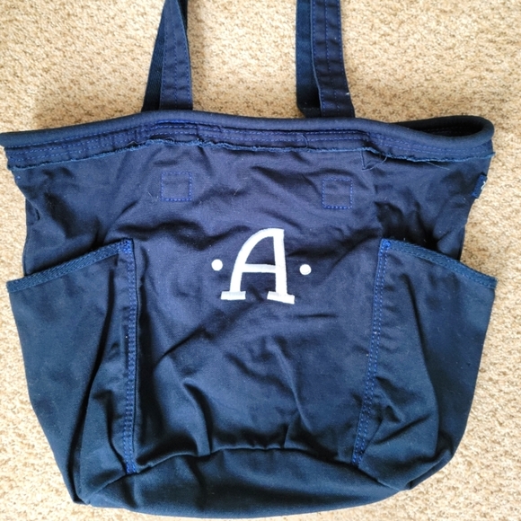 thirty-one Handbags - Retro Metro by Thirty-one tote with A Letter Monogram
